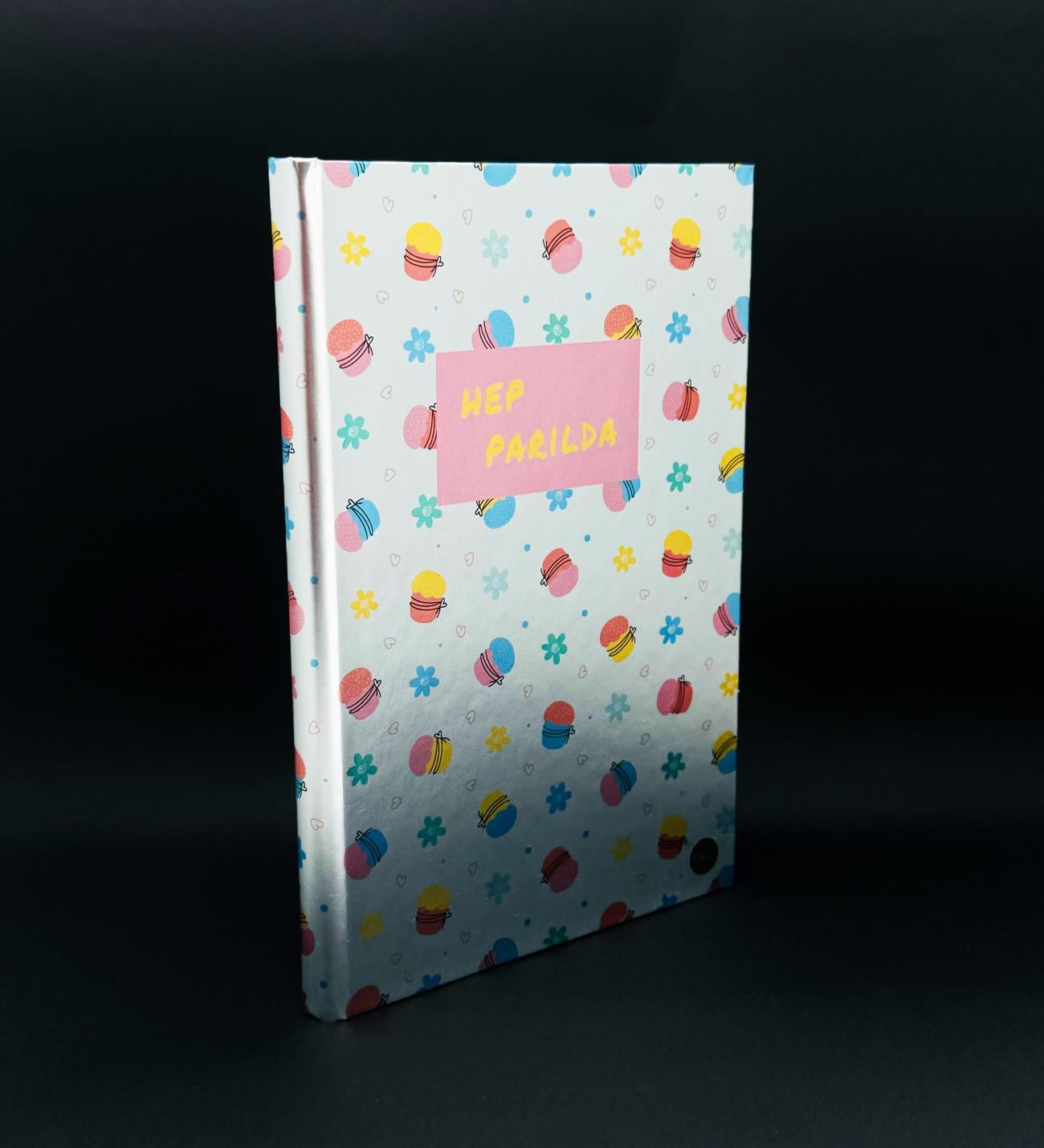 Hep Parılda Tasarımlı Metal Kapaklı Lastikli DeftergiftmodaBAM-1200	