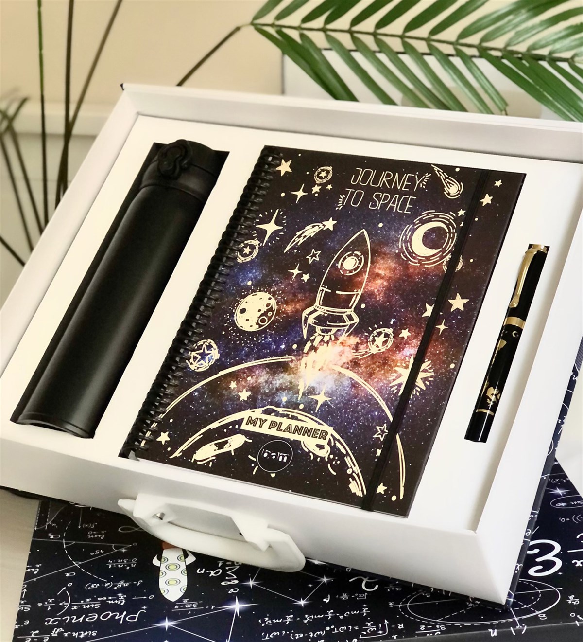 Emc ² Tasarımlı Özel Kutulu Hediye Seti Giftmoda Emc2-Celik-MKA