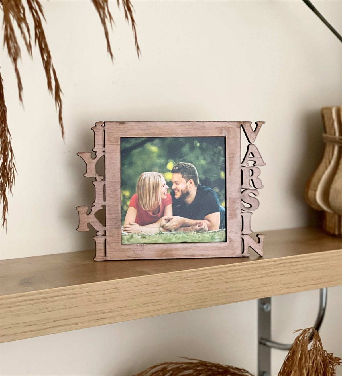 İyiki Varsın Fotoğraf Standlı Mdf Çerçeve AhşapgiftmodaGmfc100087