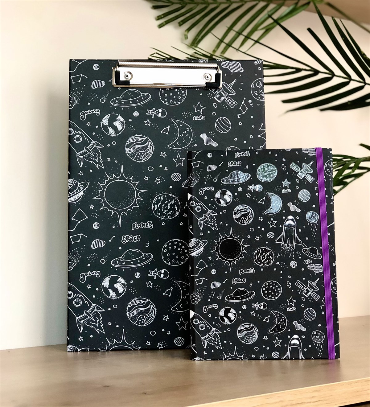 Galaxy Tasarımlı Sekreterlik Ve Lastikli Defter SetGiftmodaGalaxy-Sekreterlik-Lastikli-Defter