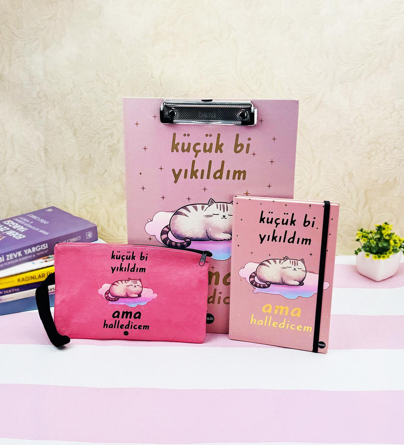 Küçük Bi Yıkıldım V2 Tasarımlı Kırtasiye SetigiftmodaGmhs102043