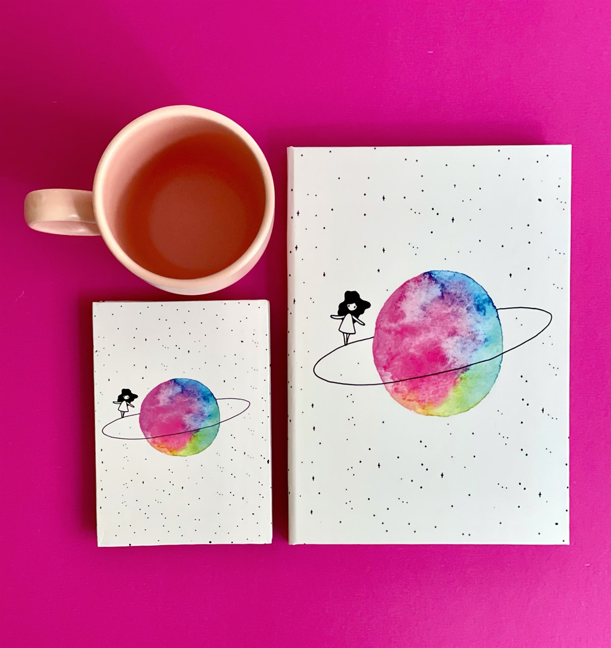 Satürnlü Kız Tasarımlı Mini Albüm Pembe Bulut Kupa Ve Satürnlü Kız Tasarımlı Defter SetgiftmodaGmhs100944