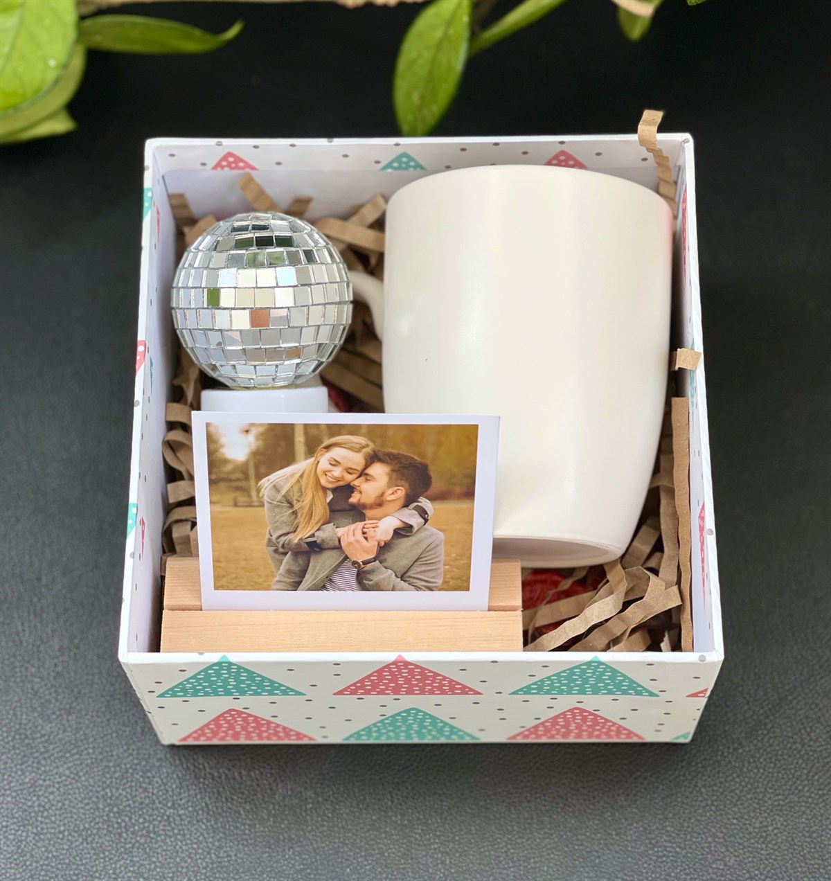 Kişiye Özel Ahşap Standlı Fotoğraf Beyaz Bulut Kupa ve Hasır Lamba Mini Setgiftmoda Gmhs100848 