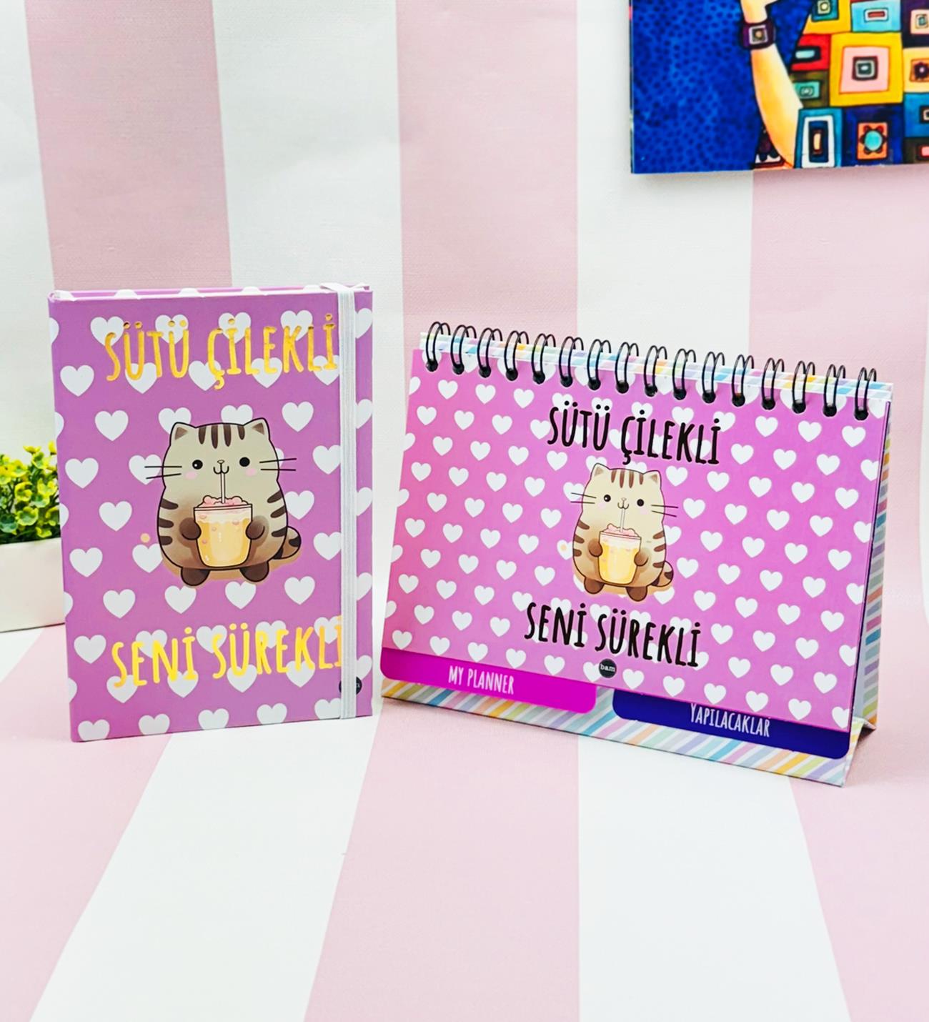 Sütü Çilekli Seni Sürekli Yeni Nesil Masa Üsü Planner Ve Lastikli Defter SetgiftmodaGmhs102012