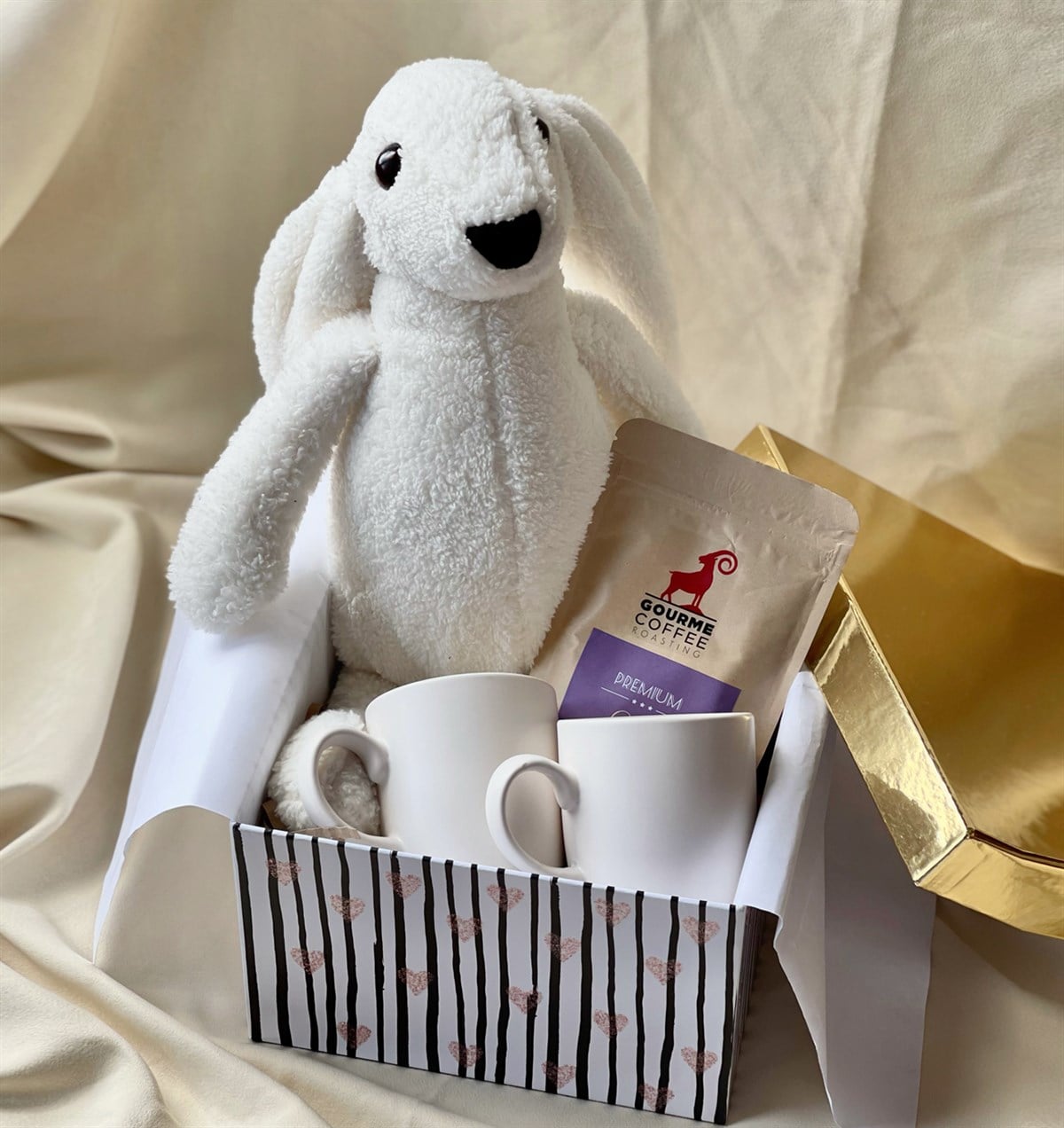 Beyaz Peluş Tavşan Sıcak Çikolata Ve 2'li Beyaz Bulut Kupa Hediye SetigiftmodaGmhs100739