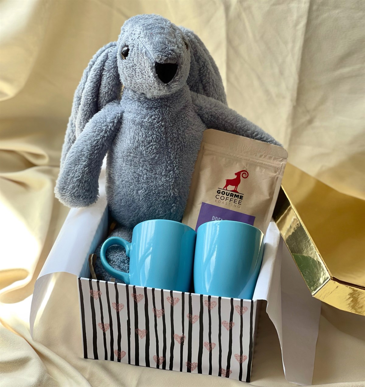 Gri Peluş Tavşan Sıcak Çikolata Ve 2'li Mavi Bulut Kupa Hediye SetigiftmodaGmhs100742