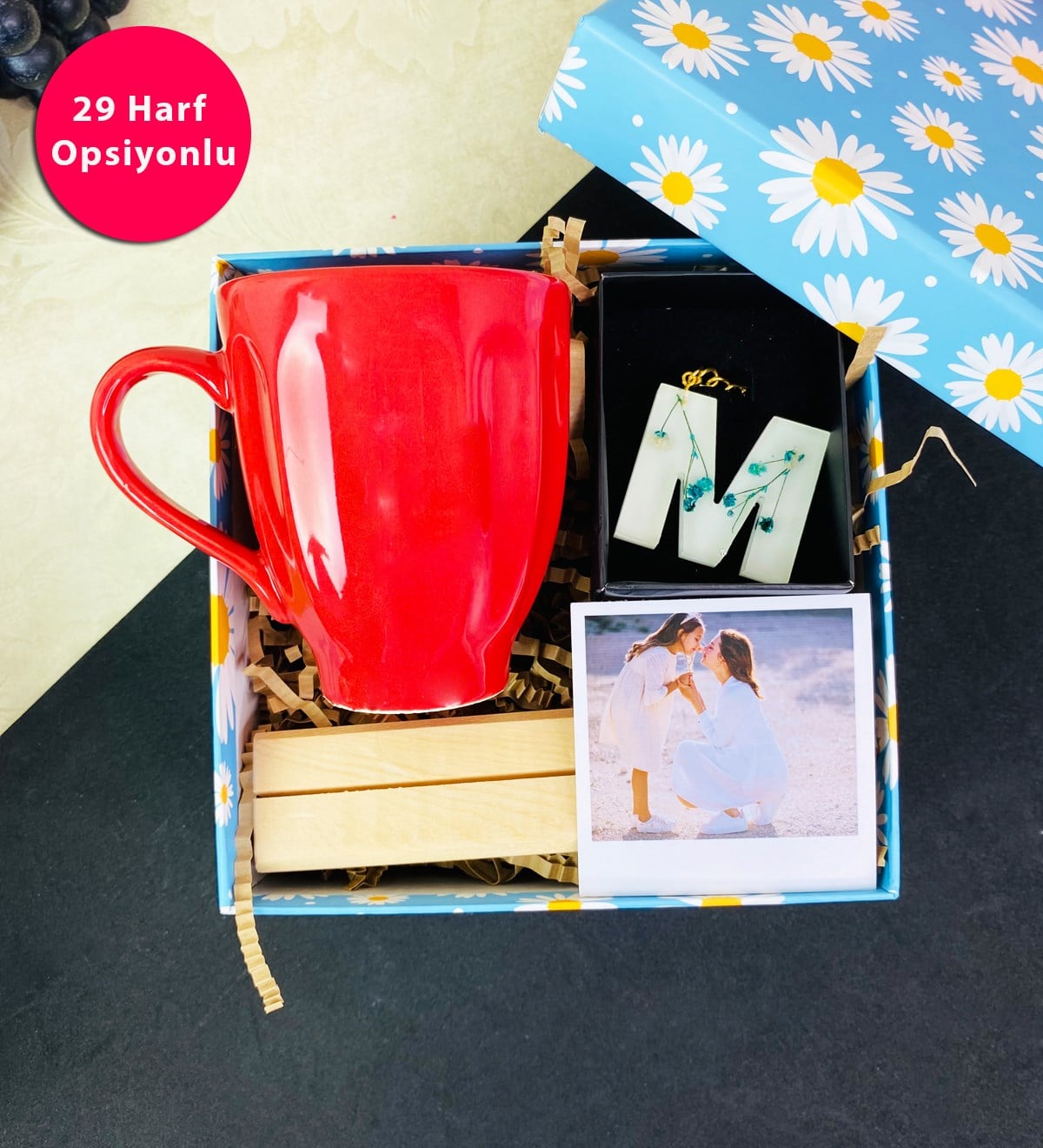  Kişiye Özel Ahşap Fotoğraf Tutucu Ve Badem Kupa Hediye Seti giftmodaGmhs101639