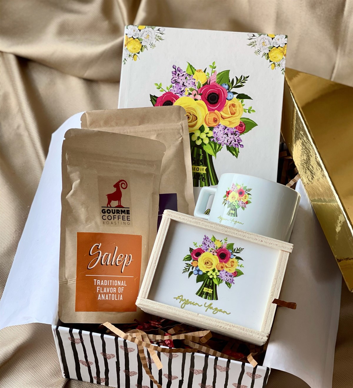 Kişiye Özel Best Mom Tasarımlı Kutulu Kupa Ajanda Sahlep Ve Sıcak Çikolata Anneler Günü Hediye SetigiftmodaGmhs100576