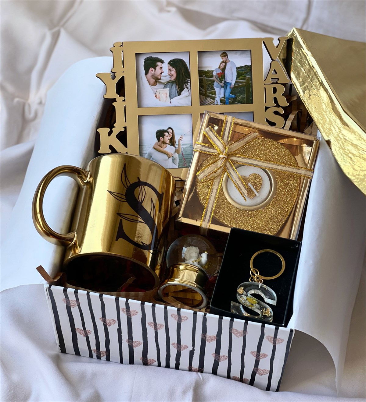 Gold İyiki Varsın Çerçeve Kupa Melek Kar Küresi Epoksi Anahtarlık Ve Mum Hediye SetigiftmodaGmhs100618
