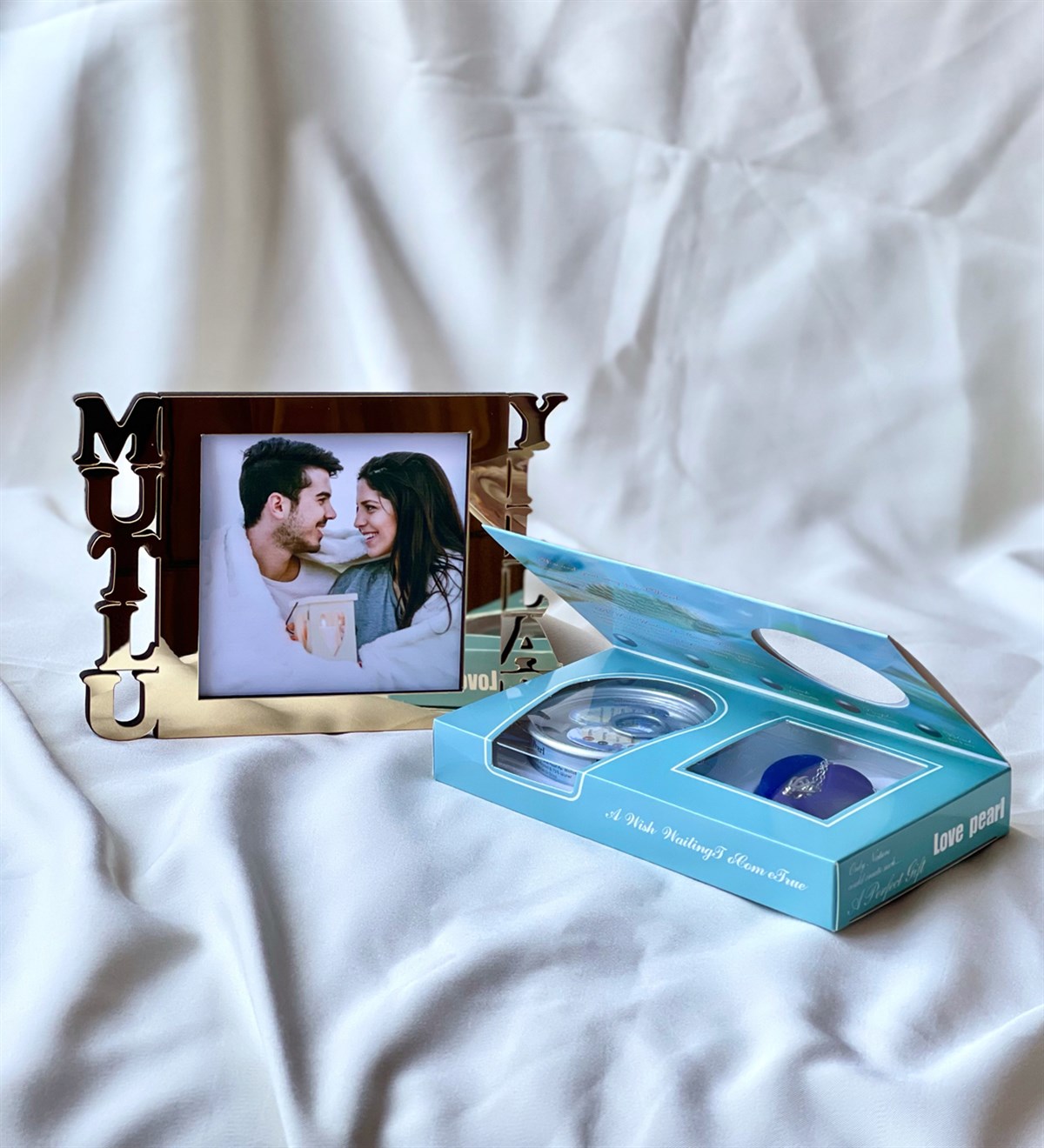 Gold Mutlu Yıllar Çeçeve Ve İnci Kolye Hediye SetiGiftmodaGmhs100714