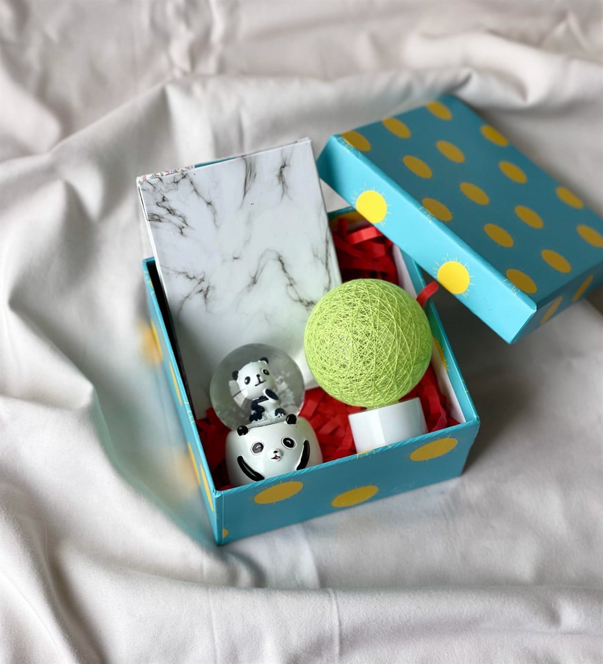 Özel Kutulu Beyaz Mermer Mini Albüm Mini Panda Kar Küresi Ve Hasır Lamba SetgiftmodaGmhs100687