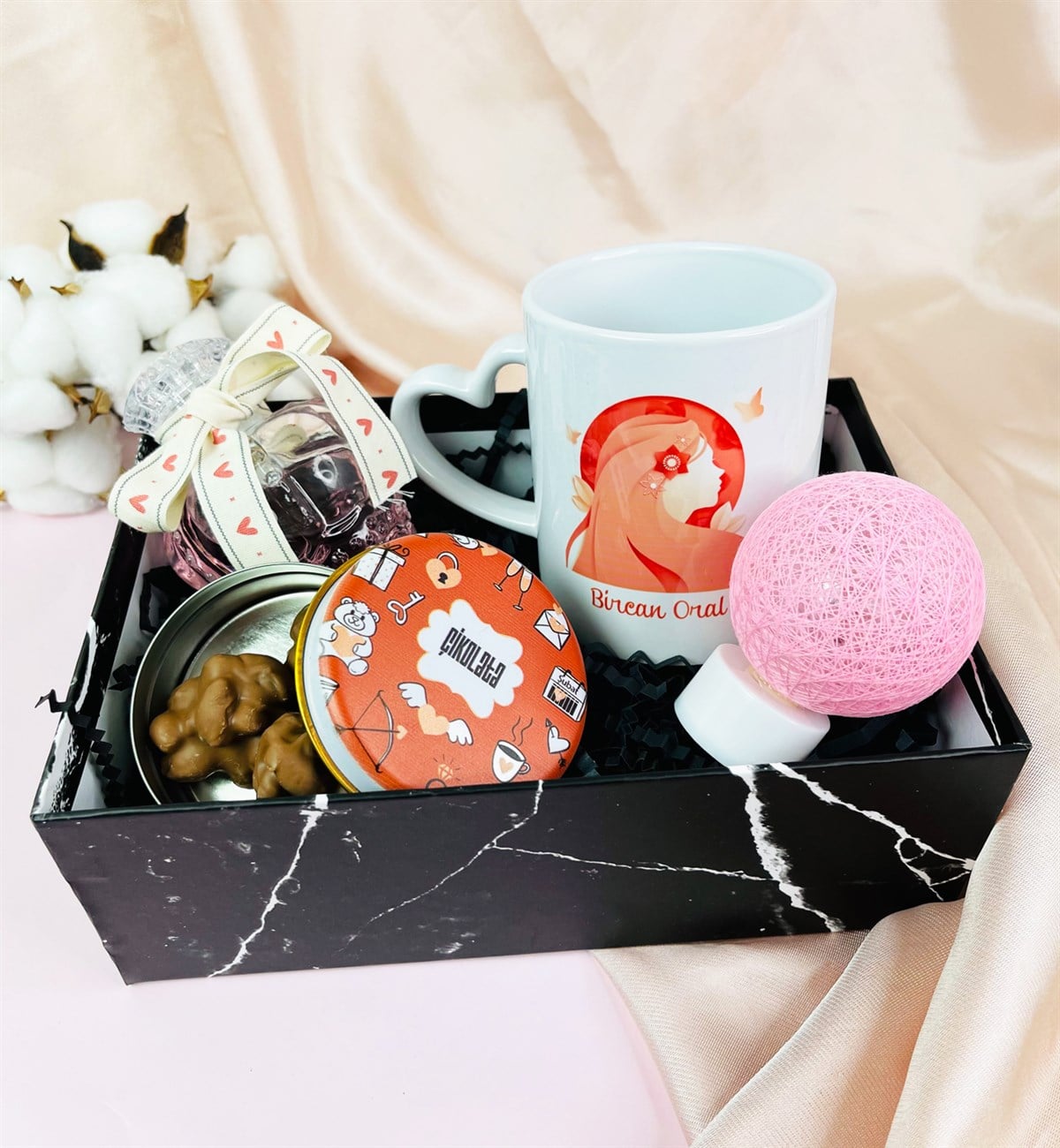 Kişiye Özel Kelebekli Kız Kupalı Kadınlara Özel Hediye SetigiftmodaGmhs101595