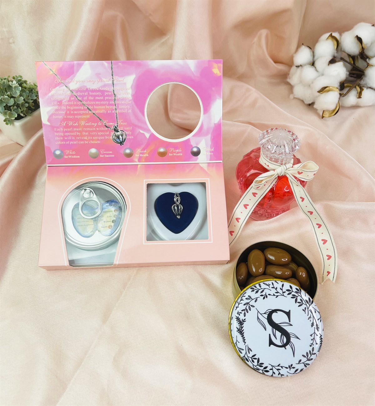 Kişiye Özel Harfli Çiçek Tasarımlı Kadınlara Özel Hediye SetigiftmodaGmhs101508