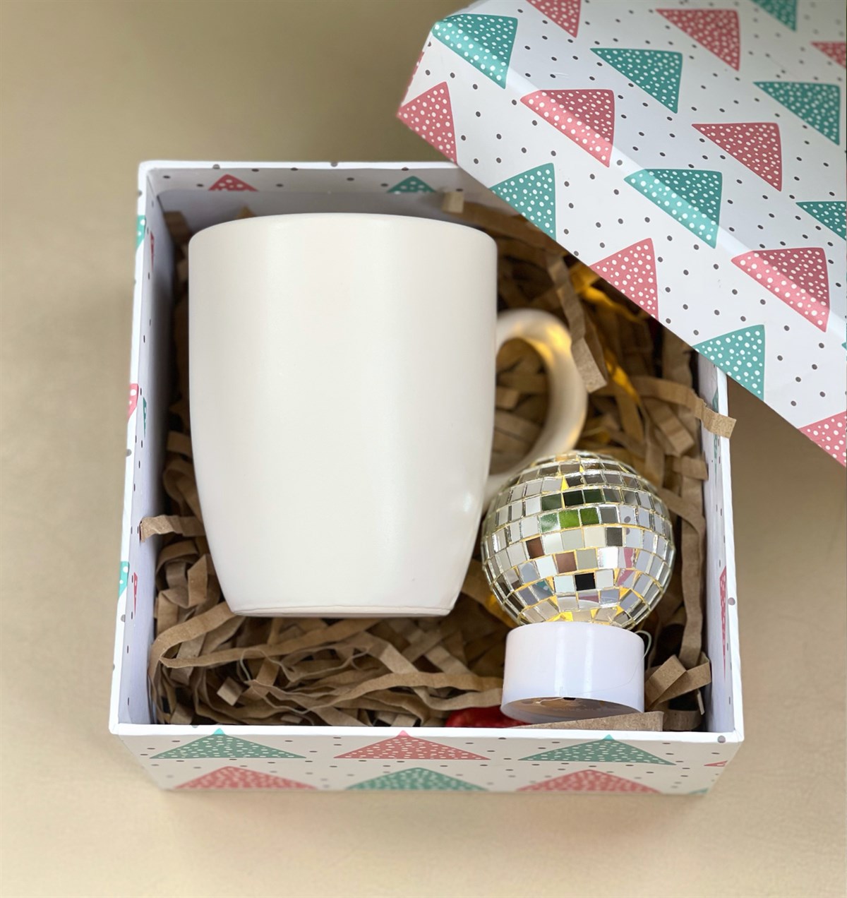 Özel Kutulu Beyaz Bulut Kupa ve Hasır Lamba Mini Hediye Seti giftmodaGmhs100837