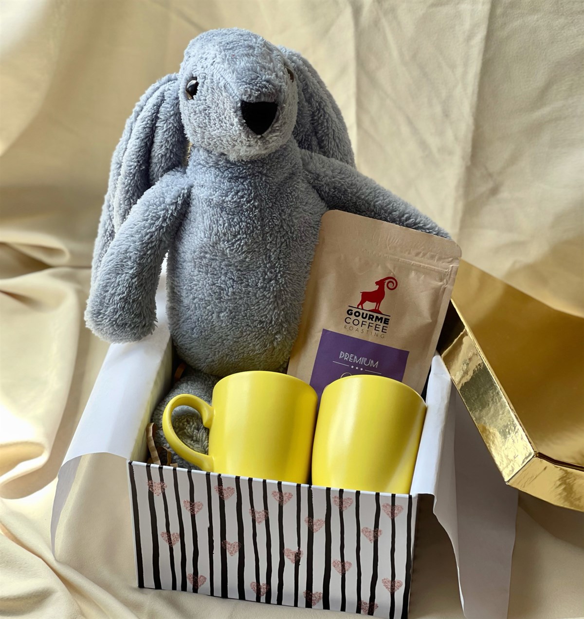 Gri Peluş Tavşan Sıcak Çikolata Ve 2'li Sarı Bulut Kupa Hediye SetigiftmodaGmhs100743