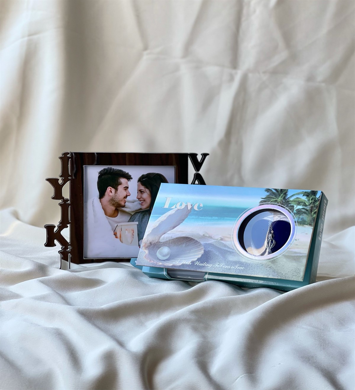 Gümüş İyiki Varsın Çeçeve Ve İnci Kolye Hediye SetiGiftmodaGmhs100688