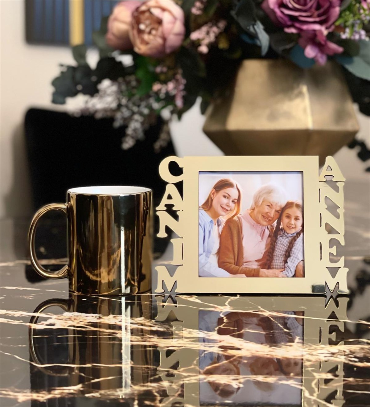 Canım Annem Fotoğraf Standlı Mdf Gold Çerçeve Ve Gold Kupa SetGiftmodaGmhs100511-Gmfc100032 