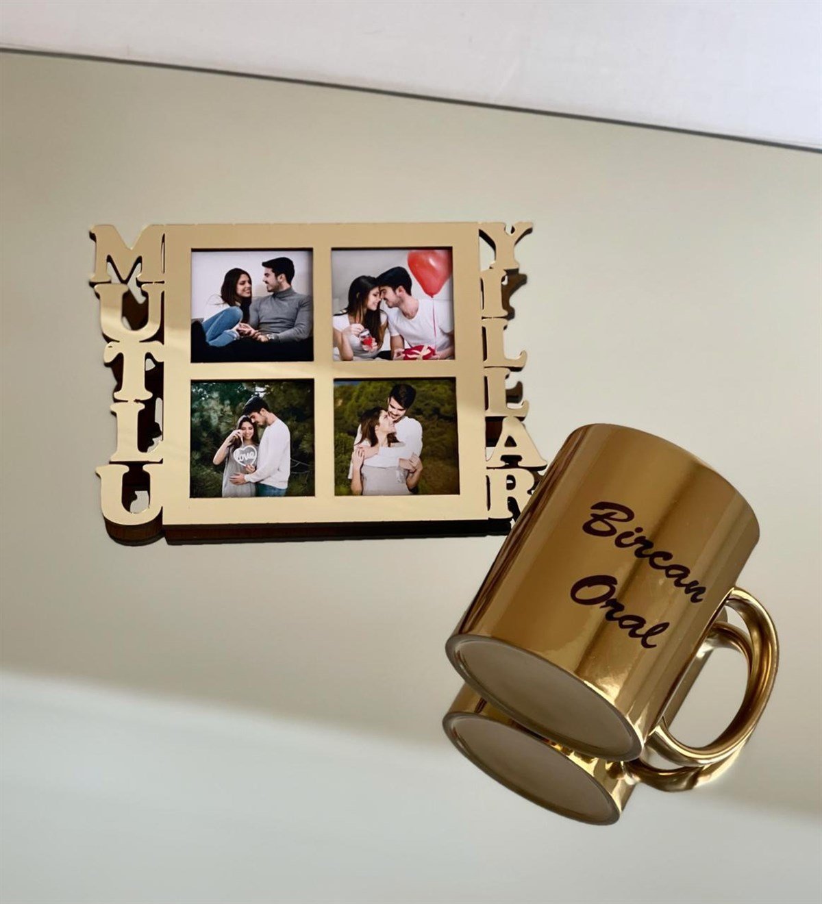 Kişiye Özel Mutlu Yıllar 4 Fotoğraf Standlı Mdf Gold Çerçeve Ve Gold Kupa SetgiftmodaGmhs100519-Gmfc100038-Gmkp100155