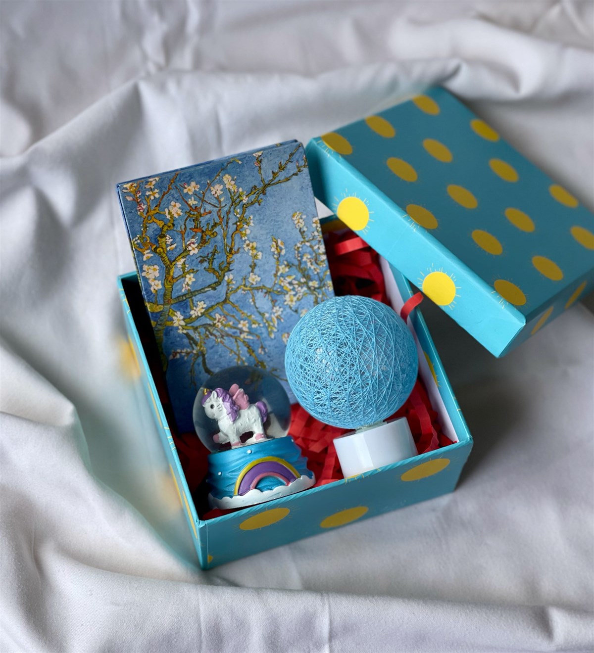 Özel Kutulu İlk Bahar Mini Albüm Mini Unicorn Gökkuşağı Kar Küresi Ve Hasır Lamba SetgiftmodaGmhs100682