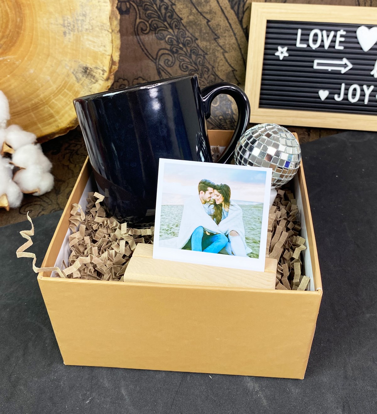 Kişiye Özel Ahşap Standlı Fotoğraf Siyah Bulut Kupa ve Hasır Lamba Mini SetgiftmodaGmhs100845