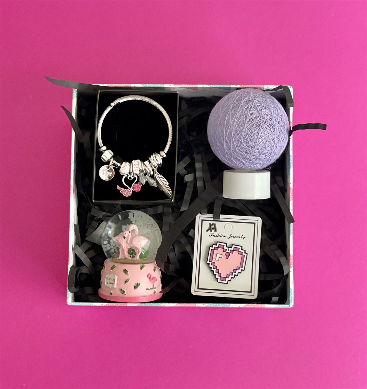 Mini Flamingo Kar Küresi Hasır Lamba Rozet Ve Flamingo Pandora Bileklik Mini Hediye SetigiftmodaGmhs100885