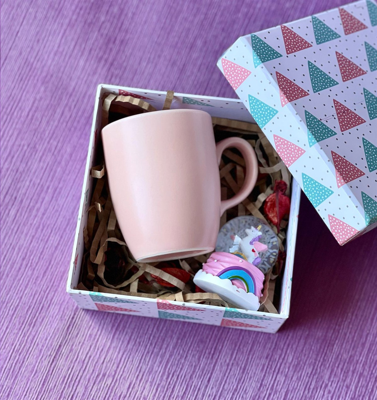 Özel Kutusunda Pembe Bulut Kupa ve Unicorn Mini Kar Küresi giftmodaGmhs100841