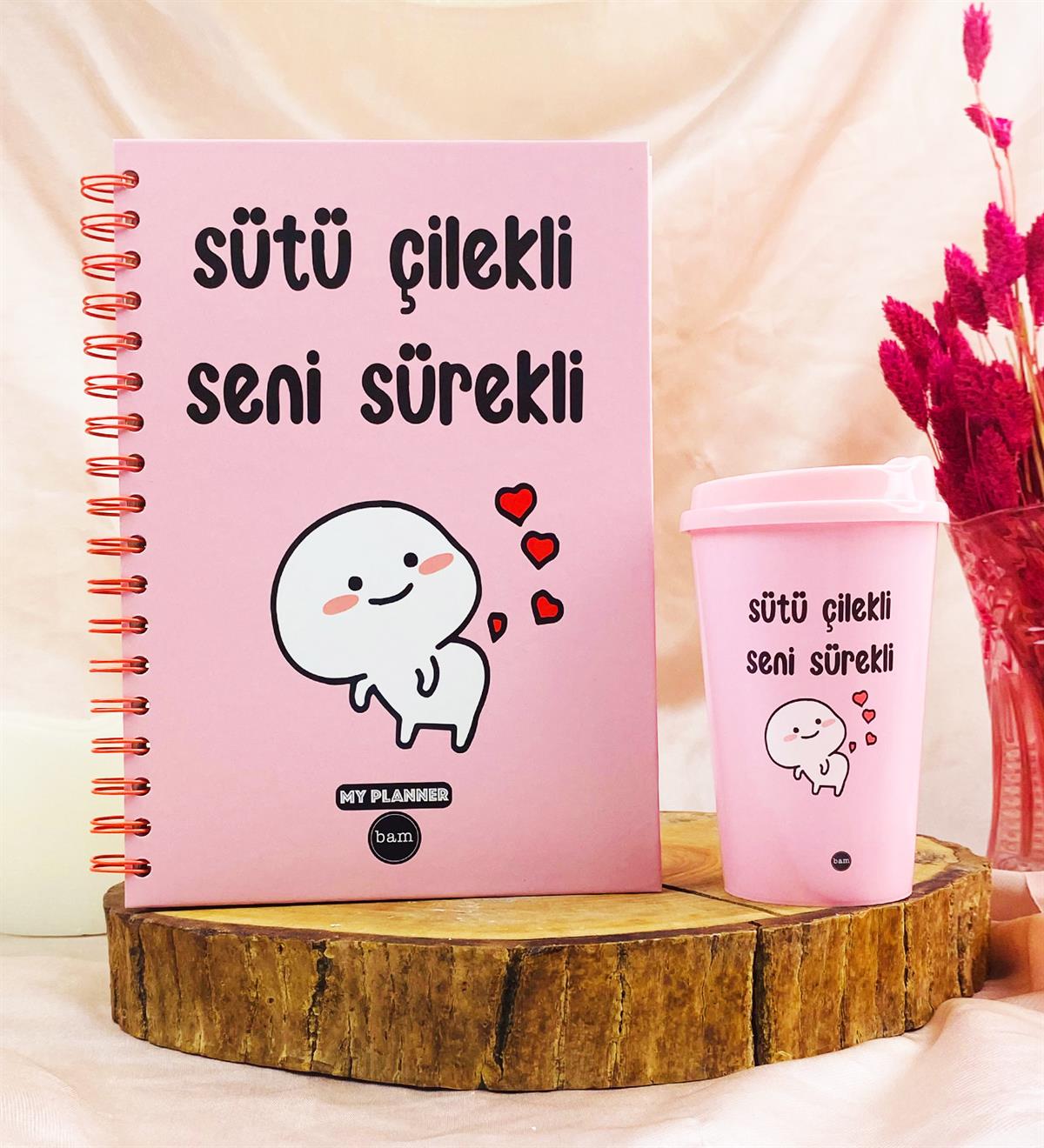 Sütü Çilekli Seni Sürekli Tasarımlı Konuşan Ajanda Ve Kahve Bardağı SetgiftmodaGmhs101960