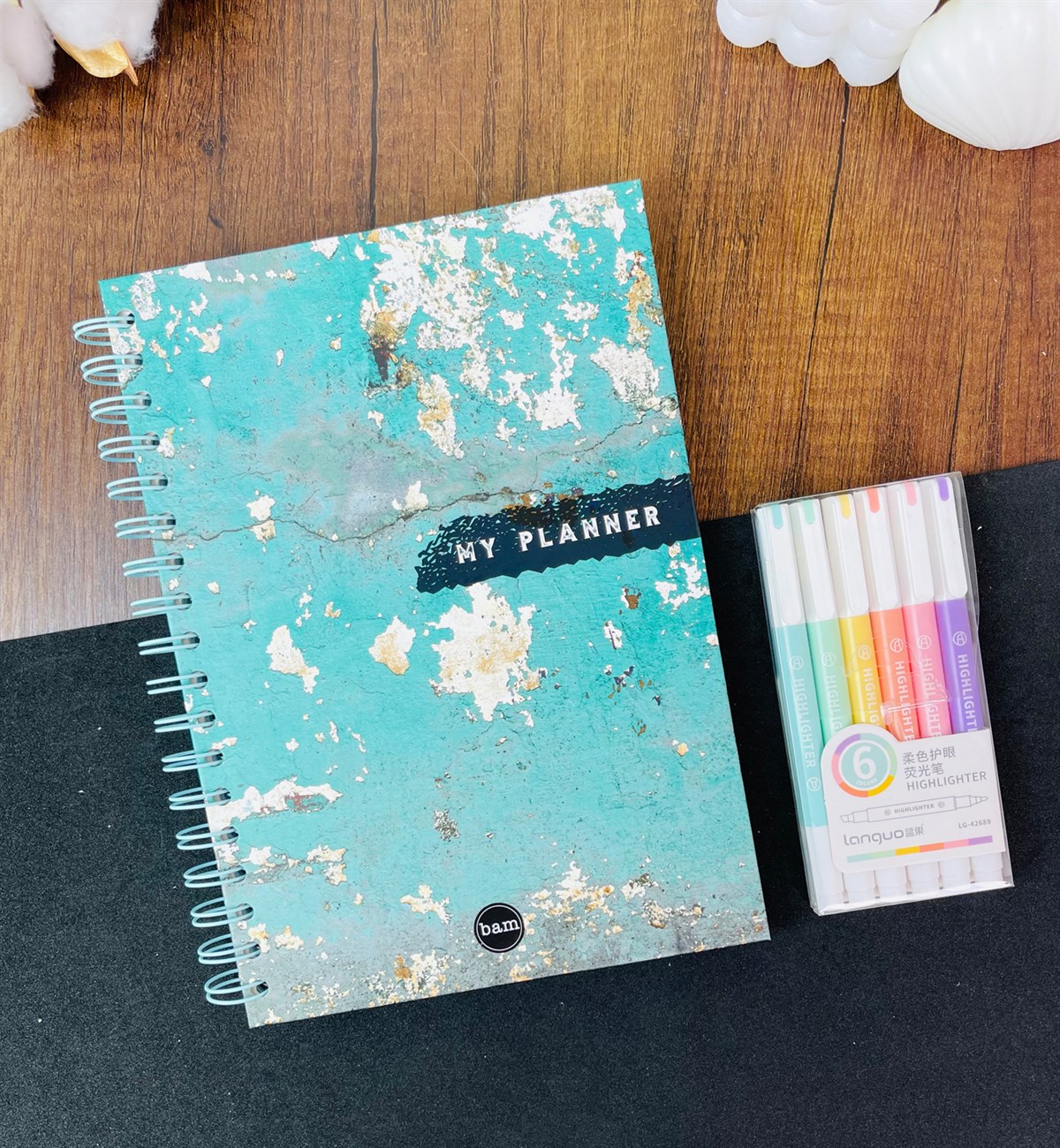 Paslı Demir Tasarımlı Konuşan Ajanda Ve 6'lı Pastel Renk Fosforlu Kalem SetgiftmodaGmhs101400