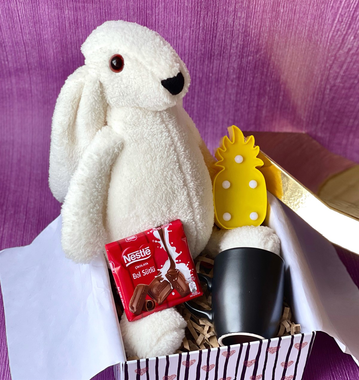 Siyah Bulut Kupa Sevimli Beyaz Peluş Tavşan Mini Ananas Lamba Ve Çikolata Set giftmodaGmhs100785