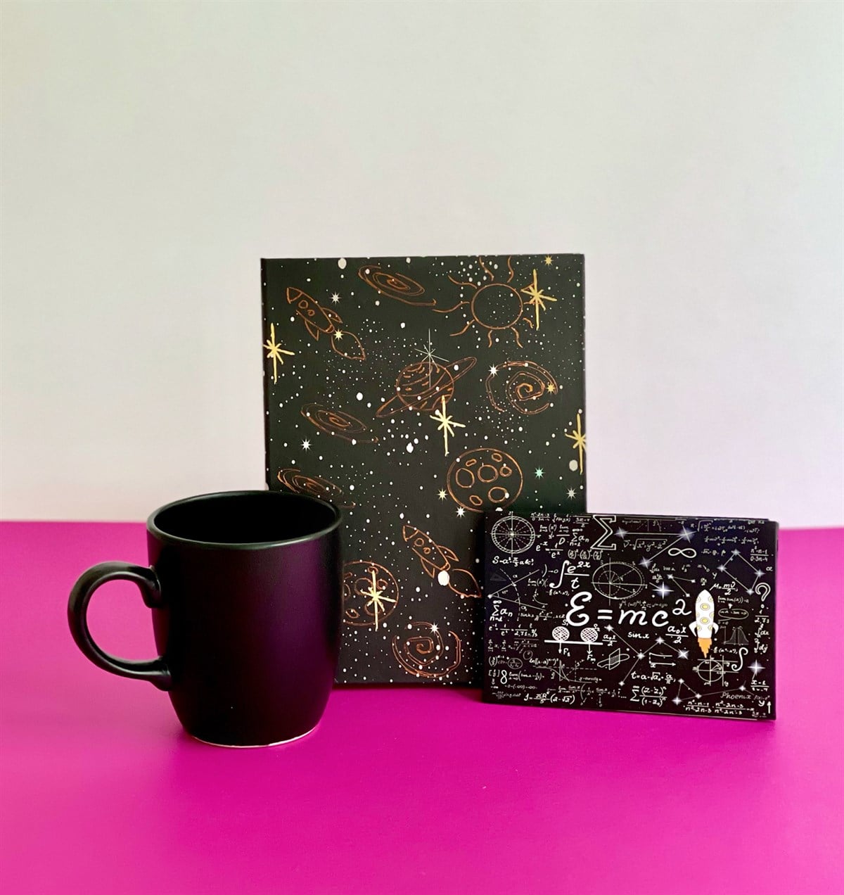 Emc2 Tasarımlı Mini Albüm Siyah Bulut Kupa Ve Çizgi Galaxy Tasarımlı Defter SetgiftmodaGmhs100938