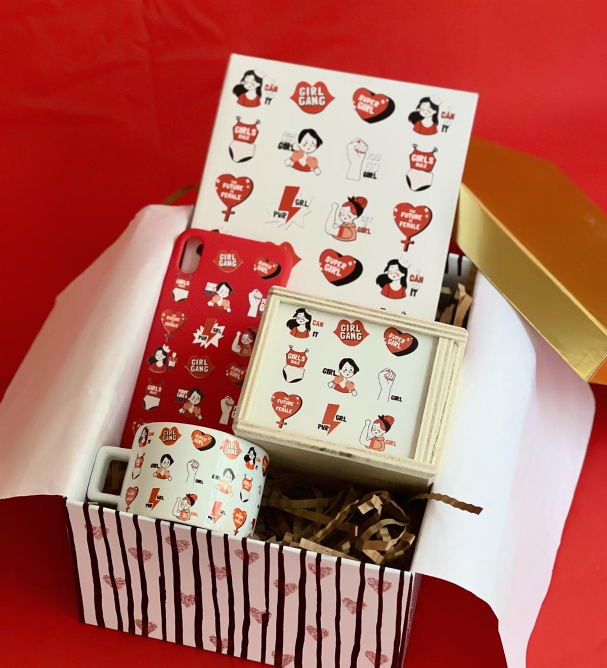 Iphone Telefon Kılıflı Girl Gang Tasarımlı Kadınlara Özel Hediye SetiGiftmodaGmhs100440