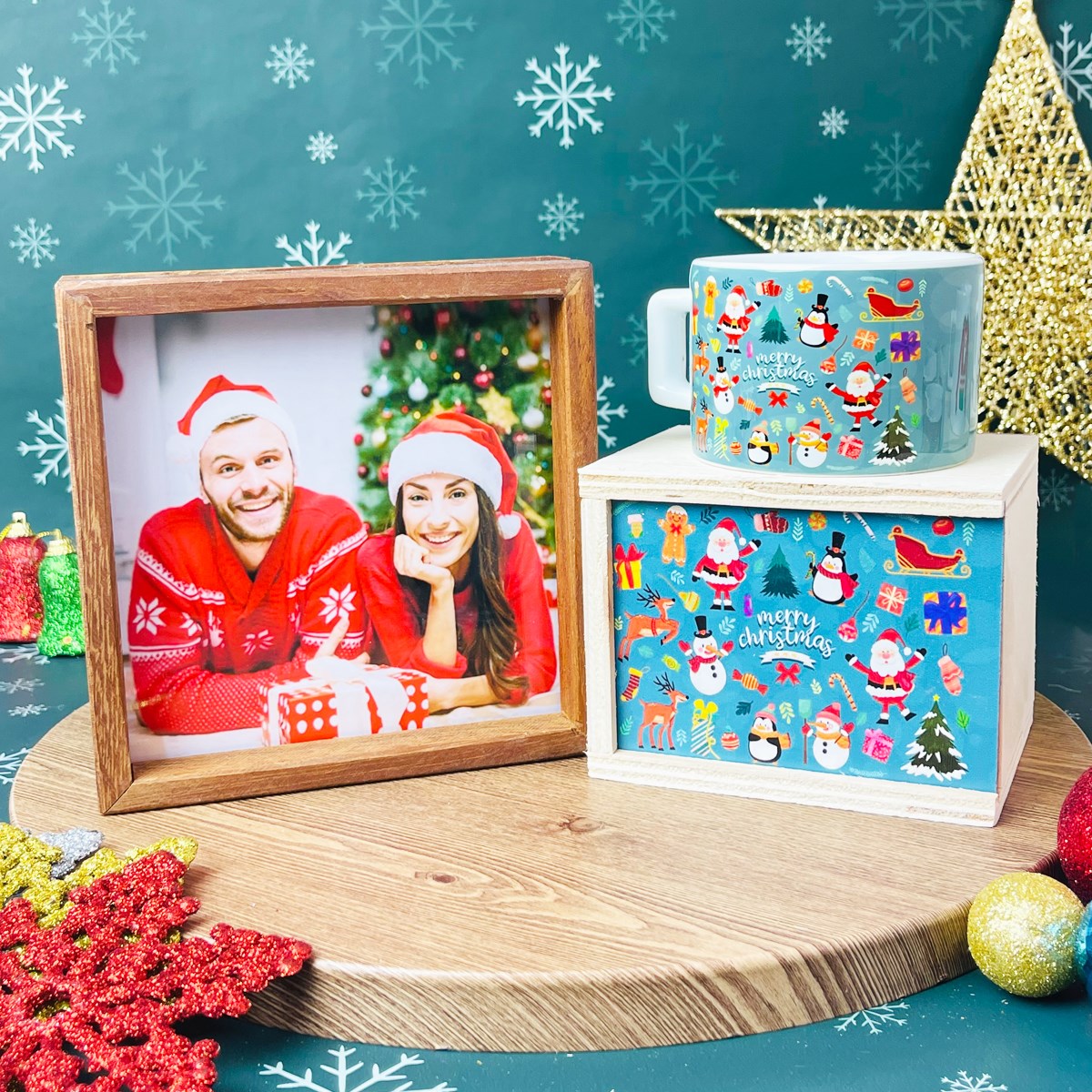 Kişiye Özel Ahşap Çerçeve Ve Mutlu Noeller Tasarımlı Kutulu Kupa SetgiftmodaGmhs101269