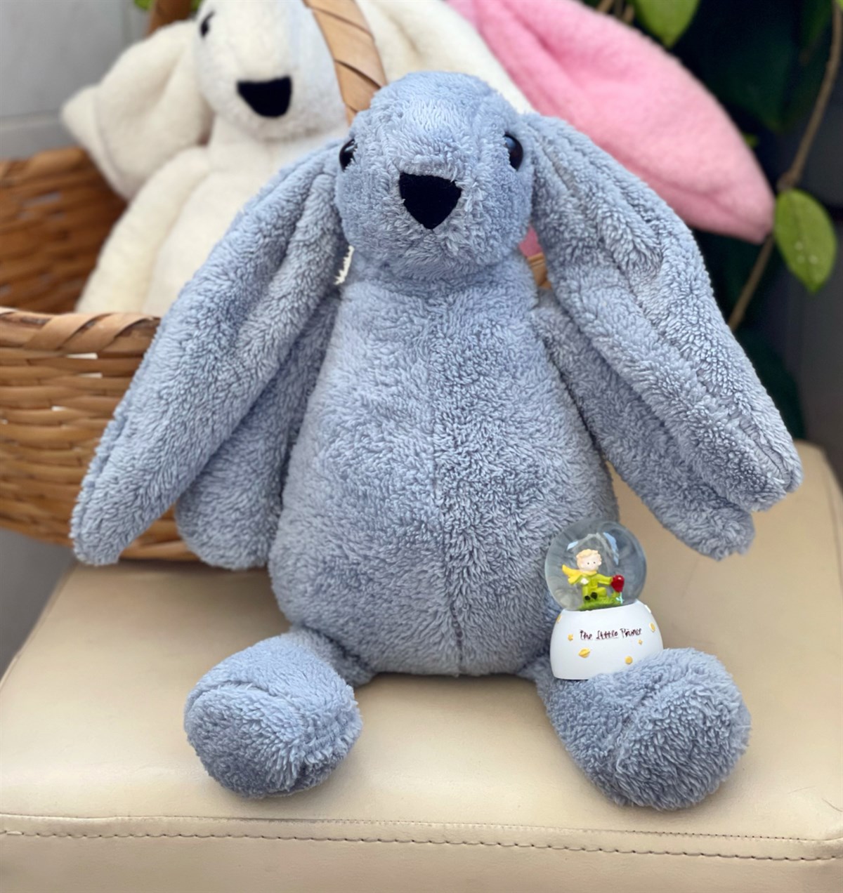 Sevimli Gri Peluş Tavşan Ve Mini Küçük Prens Kar Küresigiftmoda Gmhs100854