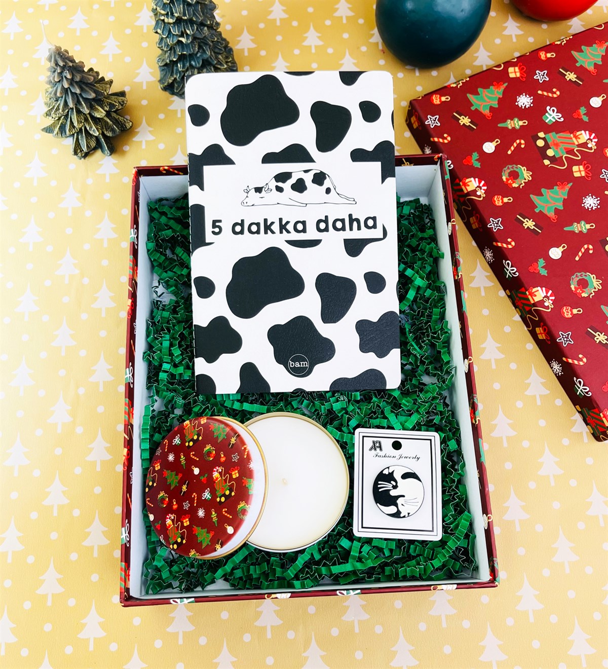 5 Dakka Daha İnek Mumlu Kırmızı Yılbaşı Hediye SetigiftmodaGmhs101850