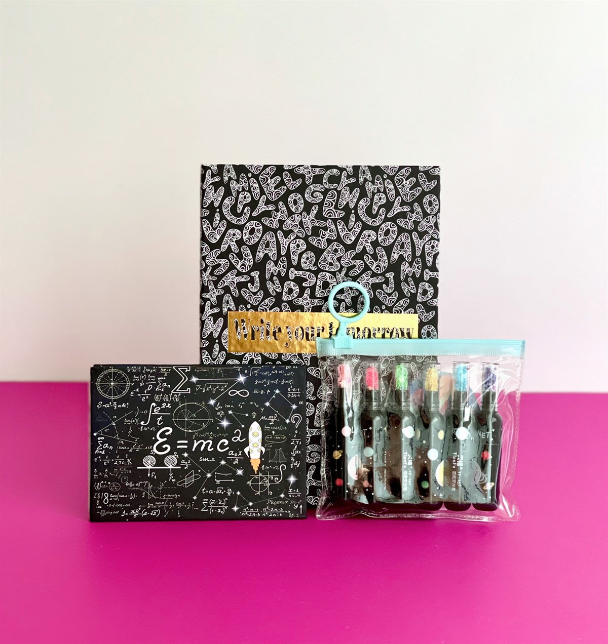 Write Your Tomorrow Tasarımlı Lastikli Defter Emc2 Mini Albüm Ve Galaxy Keçeli Kalem giftmodaGmhs101163