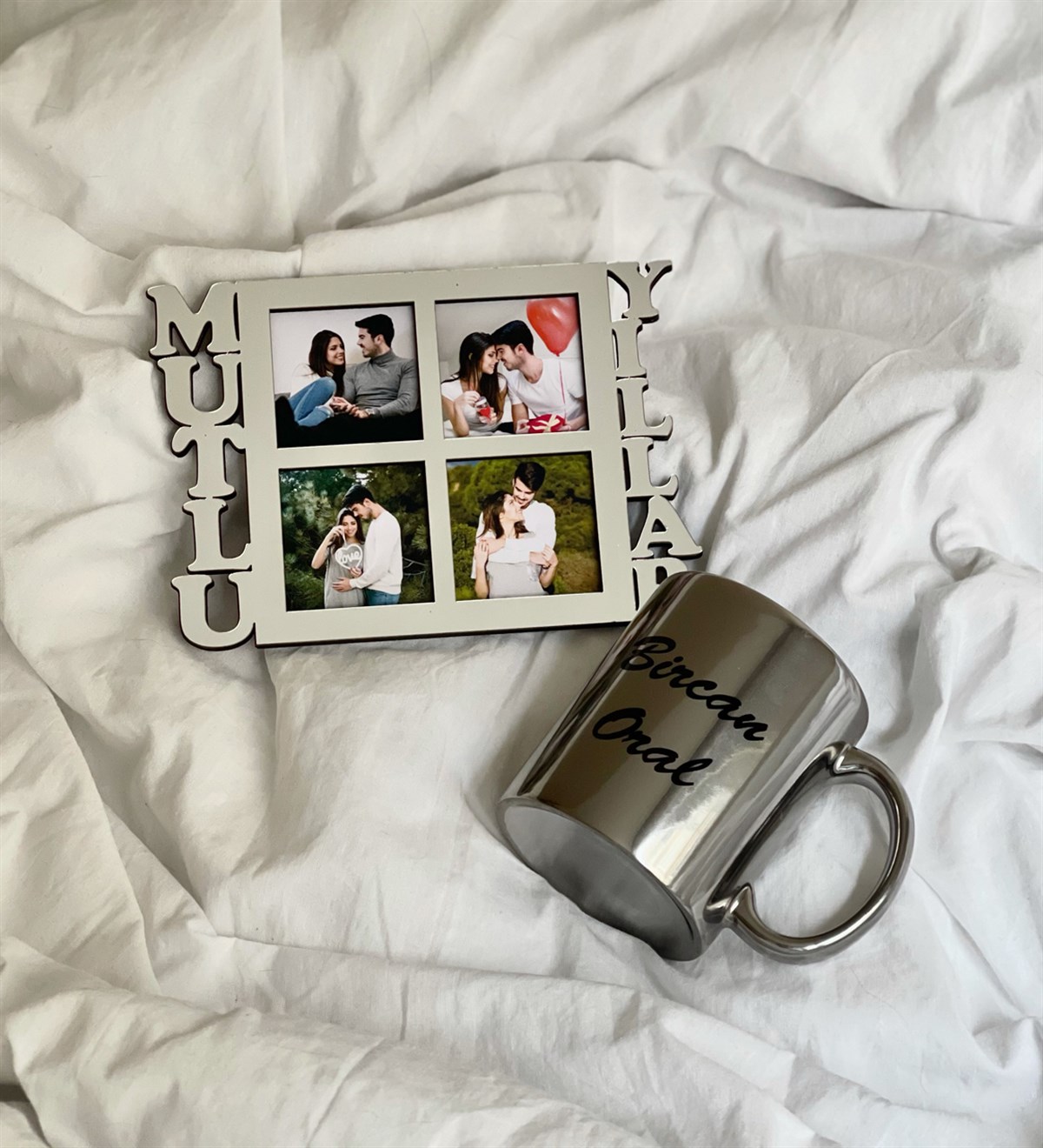 Kişiye Özel 4 Fotoğraflı Mutlu Yıllar Mdf Çerçeve Gümüş Ve Gümüş Kupa SetgiftmodaGmhs100532-Gmfc100040-Gmkp100155