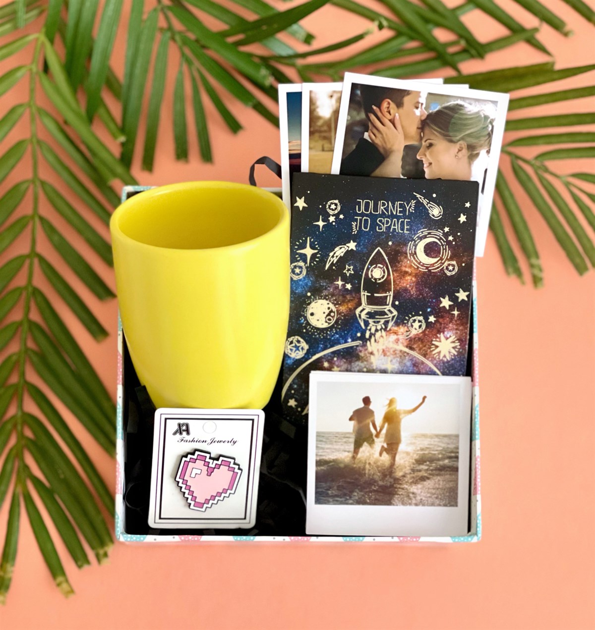 Kişiye Özel Space Roket Tasarımlı Mini Albüm Sarı Bulut Kupa Ve Rozet Mini Hediye SetigiftmodaGmhs100924