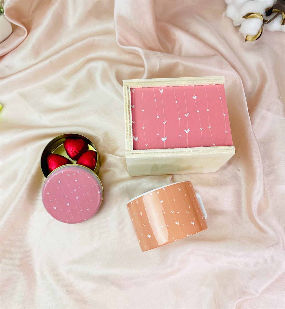 Işıltılı Kalp Tasarımlı Kutulu Kupalı Sevgiliye Özel Hediye SetigiftmodaGmhs101538