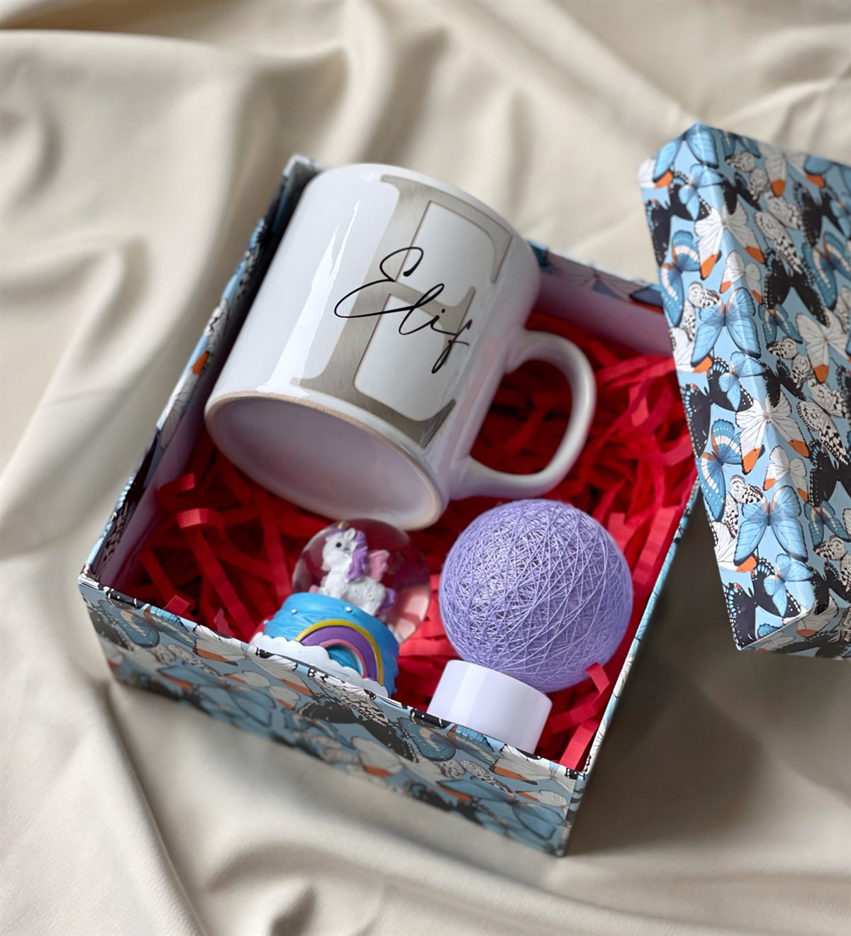 Kişiye Özel Kupa Mini Hasır Lamba Ve Mini Unicorn Gökkuşağı Kar Küresi Hediye SetigiftmodaGmhs100663