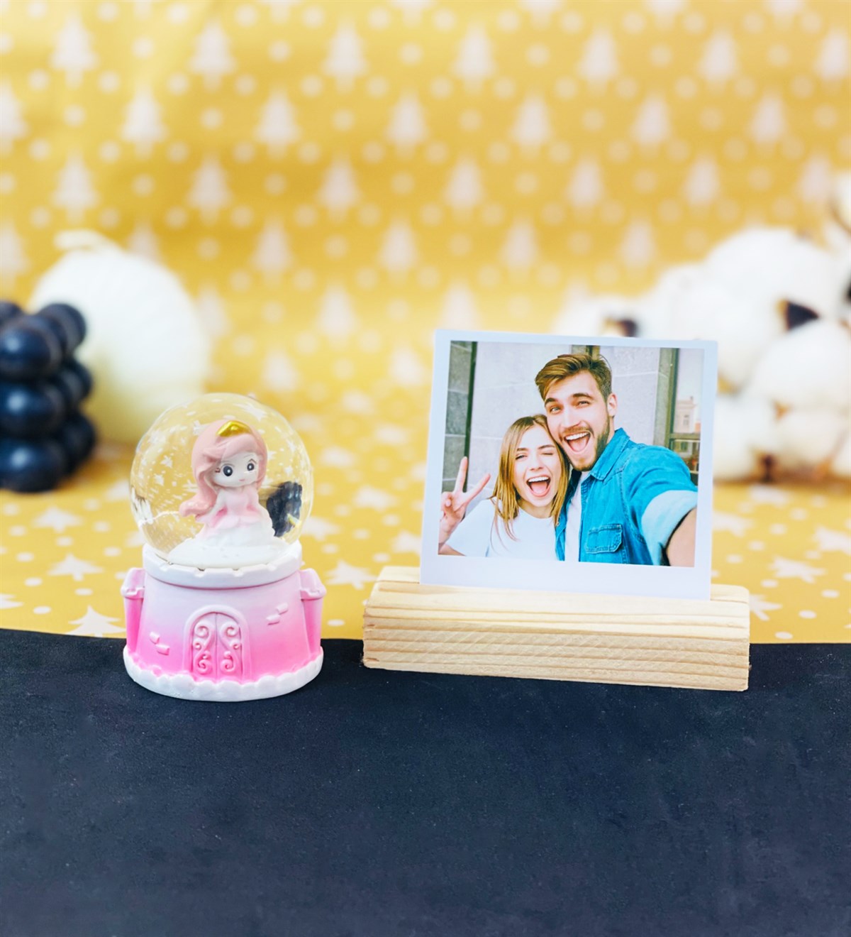 Sevimli Prenses Mini Işıklı Kar Küresi Ve Ahşap Fotoğraf Tutucu giftmodaGmhs101838