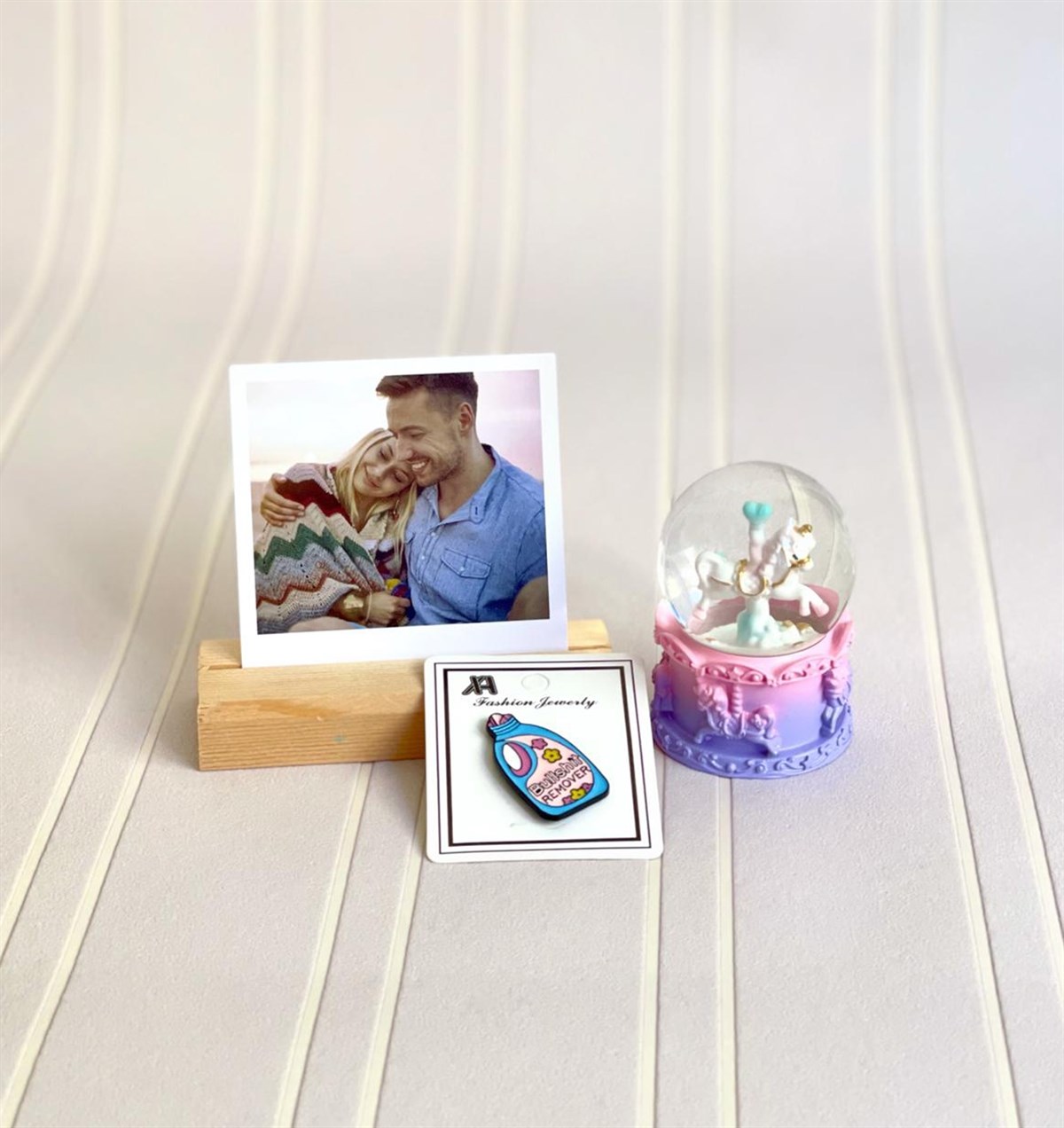 Unicorn Atlı Karınca Mini Kar Küresi Rozet ve Ahşap Fotoğraf TutucuGiftmodaGmhs101116