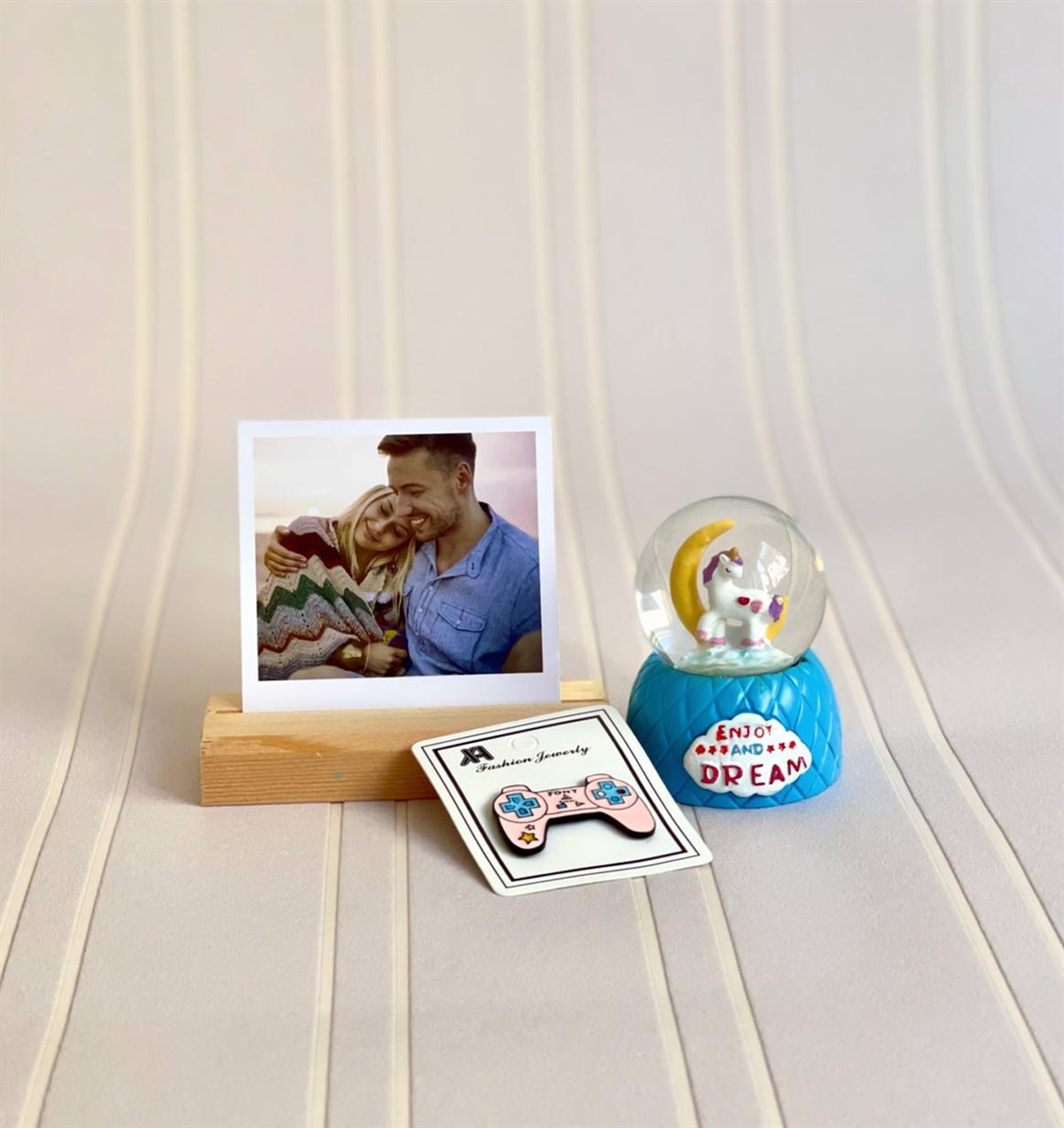Tadını Çıkar ve Hayal Et Unicorn Mini Kar Küresi Rozet ve Ahşap Fotoğraf TutucuGiftmodaGmhs101117