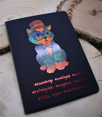 Kedi Tasarımlı Siyah Yapraklı Defter