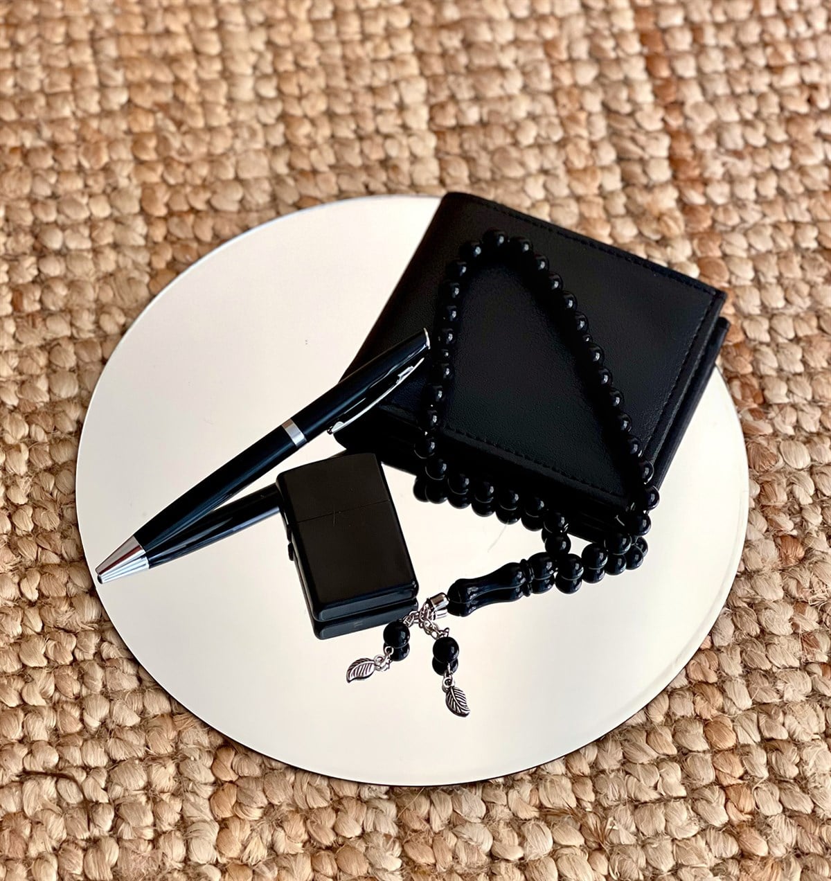 Siyah Deri Cüzdan Benzinli Çakmak Siyah Tesbih ve Roller Tükenmez KalemGiftmodaGmhs101095