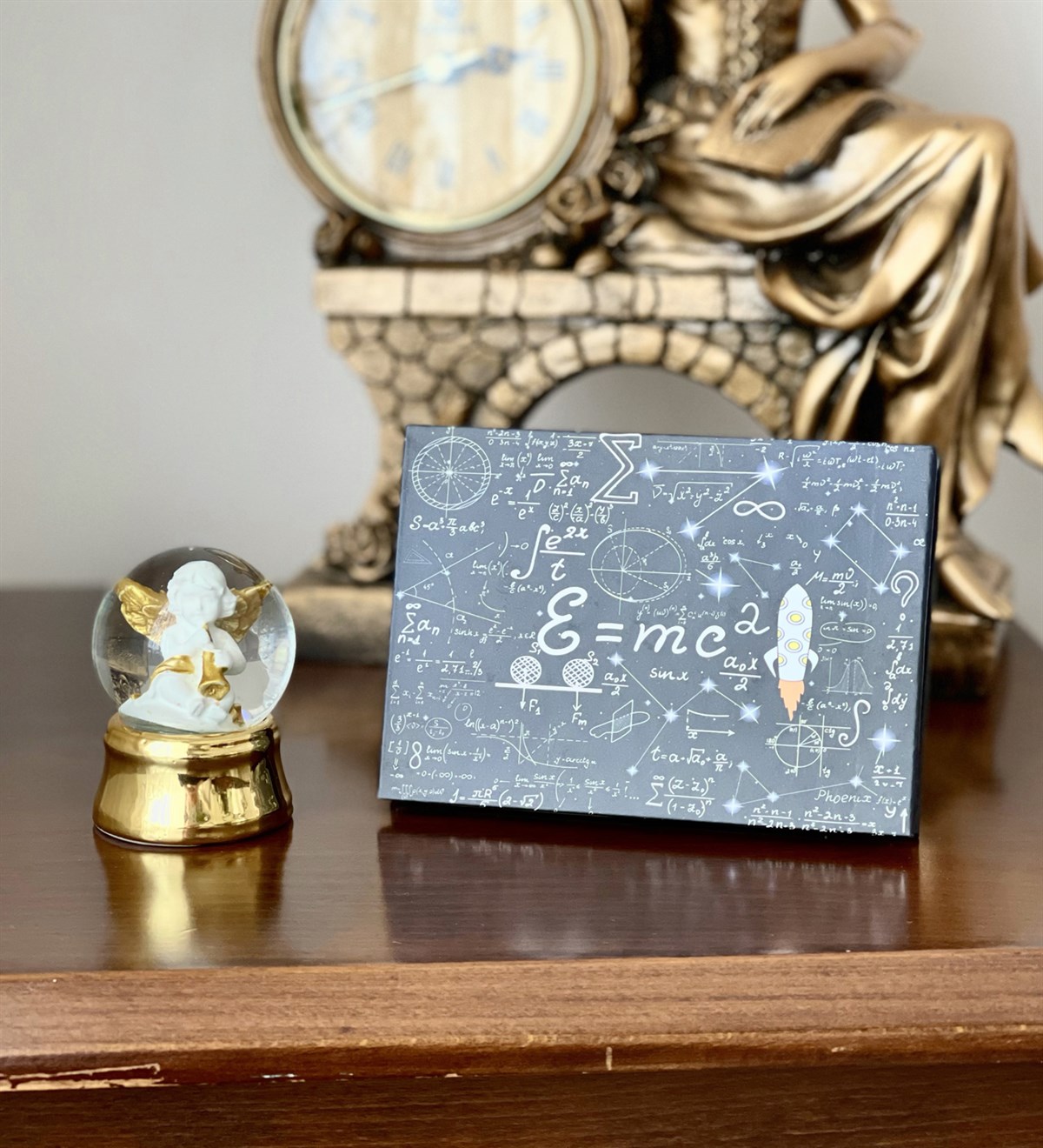 Kişiye Özel 6 Fotoğraflı Emc2 Tasarımlı Mini Albüm Ve Altınyaldzlı Mini Kar Küresi SetGiftmodaGmhs100062