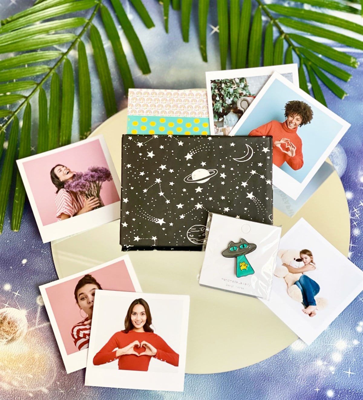 Kişiye Özel 6 Fotoğraflı Galaxy Mini Albüm Ve Rozet SetGiftmodaGmhs100302
