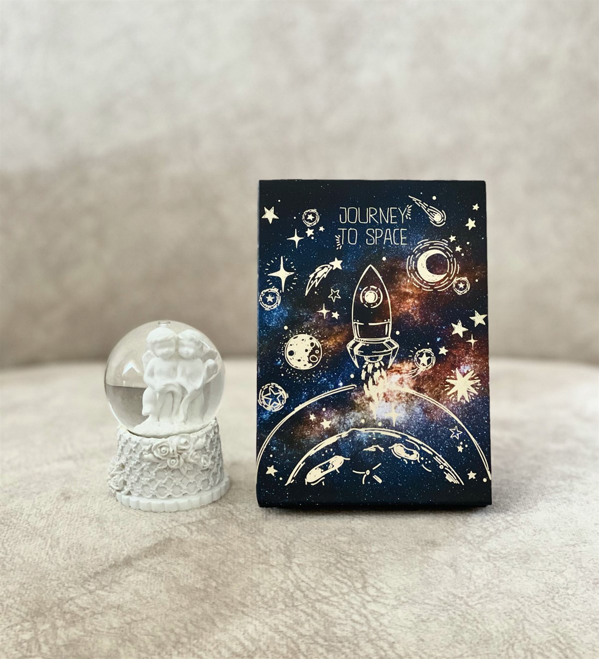 Kişiye Özel 6 Fotoğraflı Space Roket Tasarımlı Mini Albüm Ve Mini Melek Kar Küresi SetGiftmodaGmhs100070