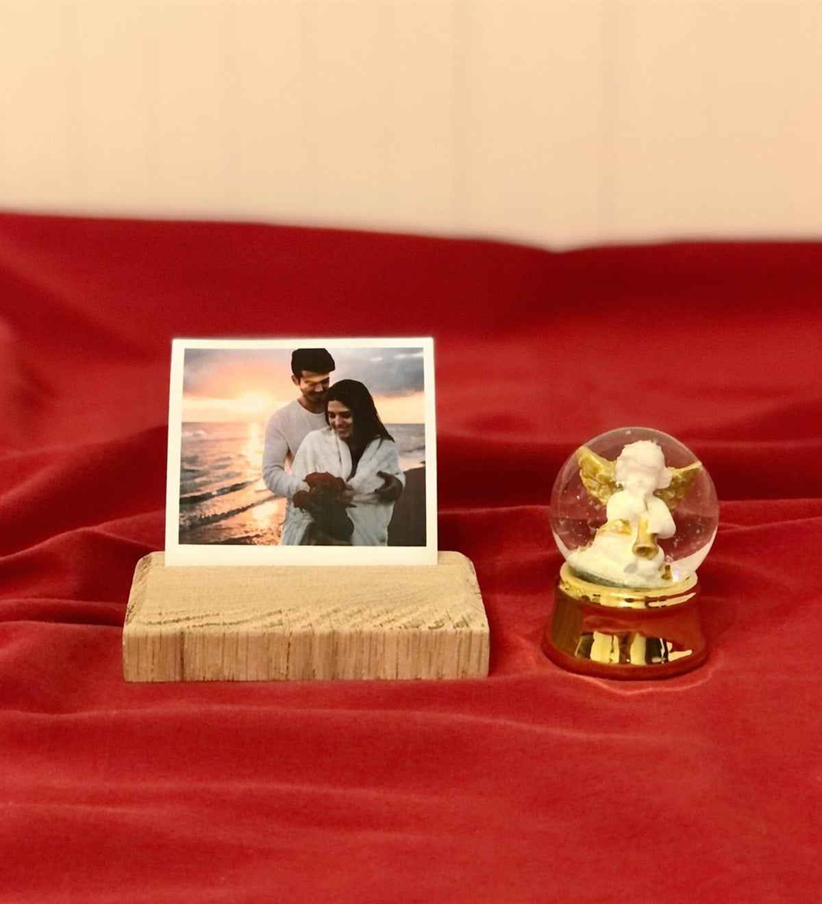 Kişiye Özel Ahşap Fotoğraf Tutucu Ve Altınyaldızlı Mini Kar Küresi SetGiftmodaGmhs100043