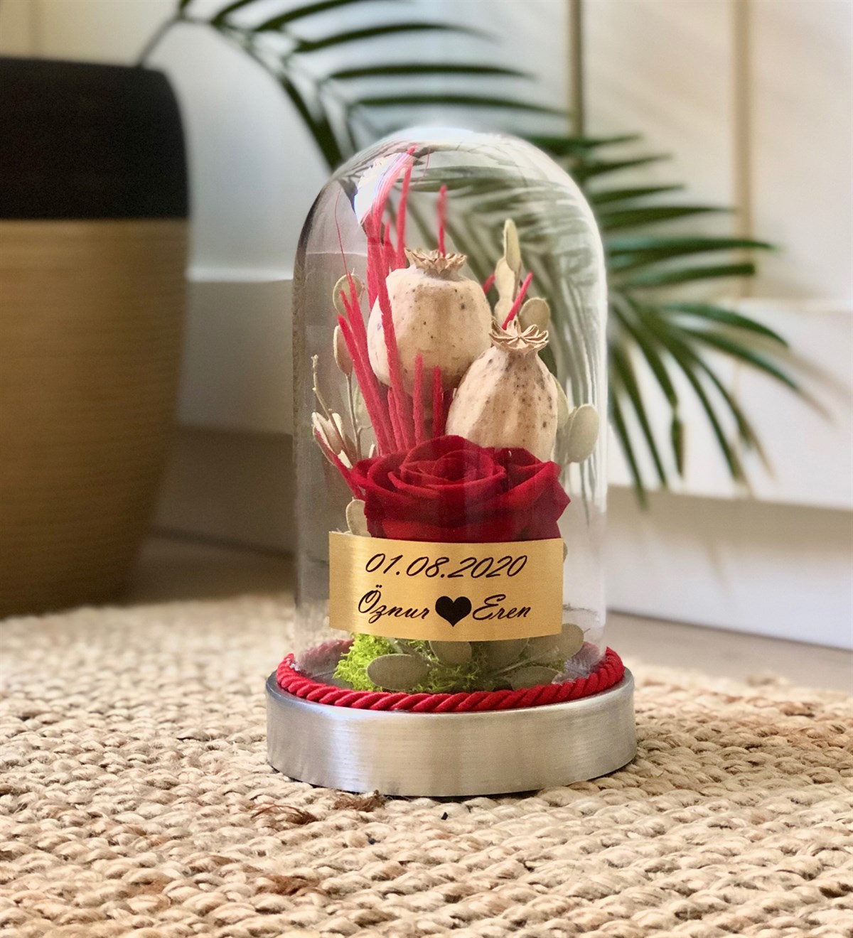 Kişiye Özel Cam Fanus İçinde Solmayan GülGiftmodaKö-Cam-Akrilik-Gül 