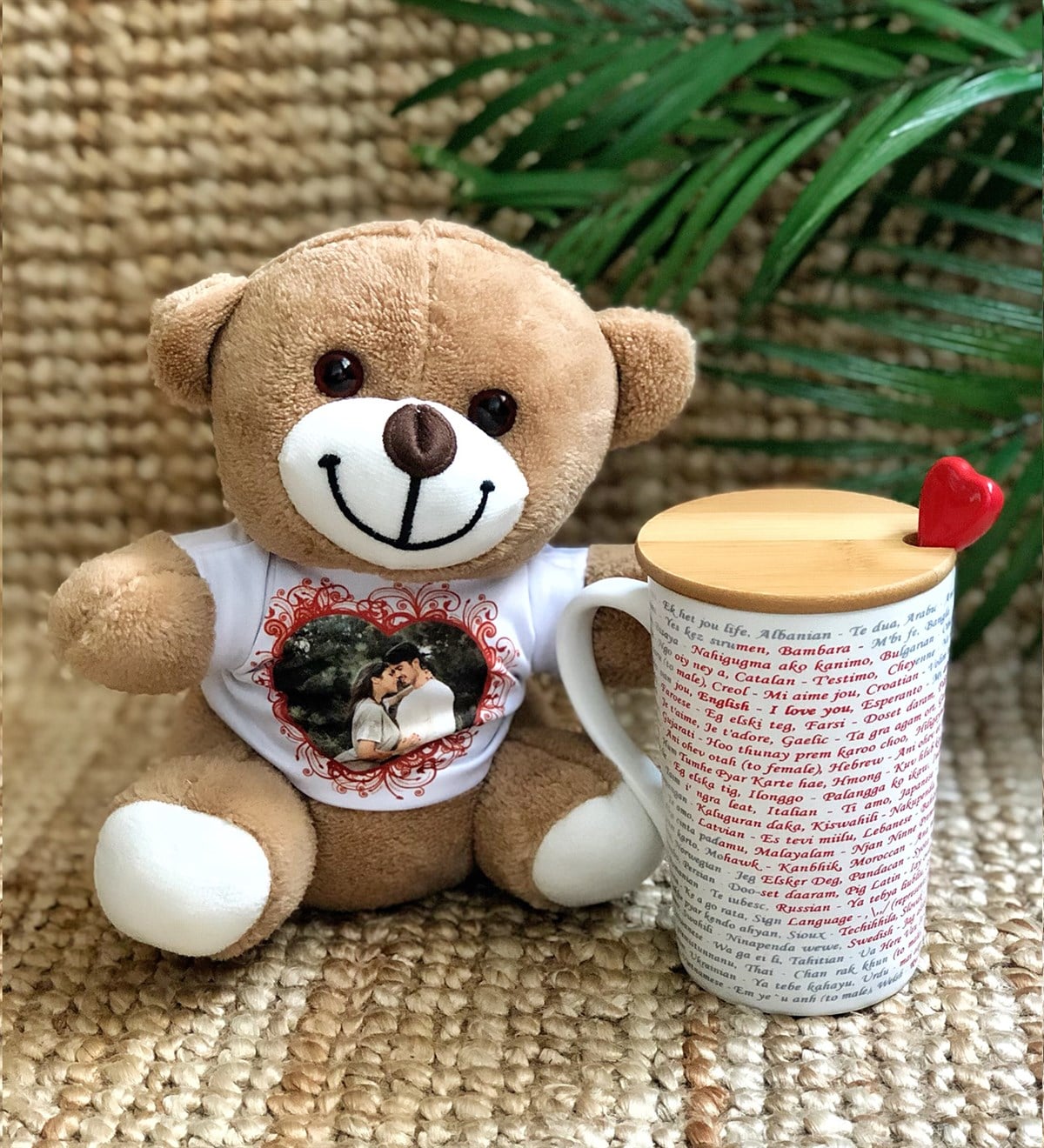 Kişiye Özel Çiçek Peluş Ayıcık ve 100 Dilde Seni Seviyorum Tasarımlı Kupa Hediye SetiGiftmodapeluş-ayıcık-her-dilde-kupa
